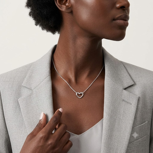 Ornements de cou contemporains et élégants, bijoux de cou lisses en forme de serpent, filigranés, ajourés, asymétriques et organiques - Product Image 2