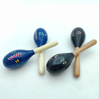 Ensemble de 6 instruments à main en bois pour la petite enfance : martellet à galets et balles, pour la maternelle et l'éducation préscolaire, laqué bleu et noir gravé