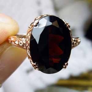Anello Vintage Rosso con Accenti Rossi per Donne, Gioiello Elegante per Affari e Feste, Regalo Raffinato - Product Image 6