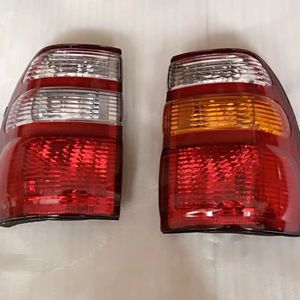 Luces traseras aplicables a los modelos Toyota Land Cruiser LC100FJ100 de 1997-2007, modelos 4500 y 4700. - Product Image 1