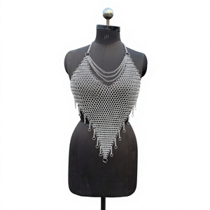 Gilet d'armure en maille d'acier inoxydable plaqué argent, forme irrégulière, pièce de costume de guerrier tendance pour femme - Product Image 1