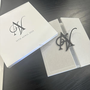 Carpeta de Invitación de Boda de Lujo Personalizada, Estuche de Terciopelo con Monograma, Cierre Magnético, para Navidad, Cumpleaños, Estampado en Oro, Seda - Product Image 1