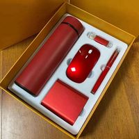 Penawaran Spesial Set Hadiah Promosi 5-in-1 untuk Pria: Power Bank, Pulpen, USB, Mouse, Botol, dan Item Hadiah Lainnya