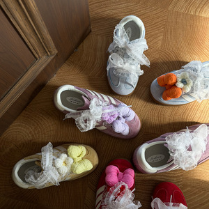 Baskets basses décontractées en cuir coloré pour enfants, motif floral, semelle souple, doublure en coton, nouvelle collection printemps 2026 - Product Image 2