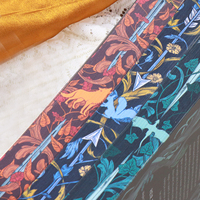 Impression de livres d'édition spéciale personnalisée de romans fantastiques avec bords estampillés, vernis sélectif UV, gaufrage à chaud et reliure cousue parfaite
