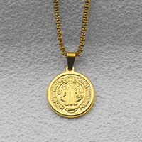 Collier pendentif tendance 2026 en acier inoxydable plaqué or 18 carats avec médaille Saint Benoît et croix orthodoxe, idéal pour les fêtes et la mode raffinée