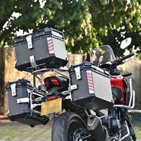 Vente en gros d'usine : Coffre de moto en alliage d'aluminium 47L grande capacité, boîte de livraison pour véhicule électrique, boîte à équipement étanche