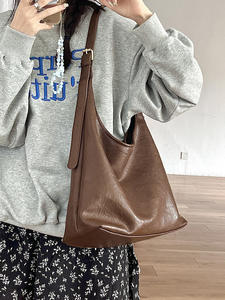 <b>Large</b> Capacity Retro Commute <b>Crossbody</b> <b>Bag</b> <b>Women</b> Korean Style Soft PU Leather Shoulder <b>Bag</b> Zipper Waterproof Fashionable - Product Image 4