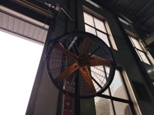 Ventiladores de Pared Oscilantes HVLS de 1.2m con Motor de 220V IP55, 20m de Alcance para Refrigeración y Ventilación de Almacenes, Optimizados para Ahorrar Espacio - Product Image 5