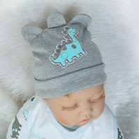 Realistische Reborn-Babypuppe Junge 22 Zoll Lebensechter Silikon-Vinyl Neugeborenen-Körper mit Gewicht Dino-Thema Geschenkset mit Zubehör