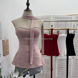 Top corto sin mangas casual ajustado para mujer, rosa, seductor, con cuello halter, sin mangas, de diseñador - Product Image 1
