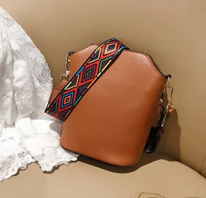 Bolsa de ombro feminina, bolsa de ombro feita à mão com borla de tecido, crochê, vintage