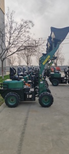 Mini pelle frontale agricole à énergie nouvelle pour le nettoyage des déchets dans les fermes - Product Image 5