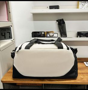 Sac de voyage d'affaires personnalisé pour hommes, grande capacité, sac de sport/yoga imperméable pour femmes, idéal pour l'extérieur - Product Image 4