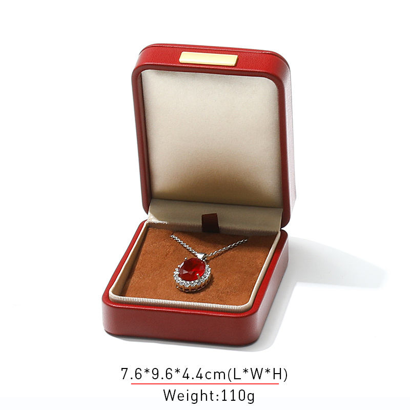 Boîte pendentif rouge