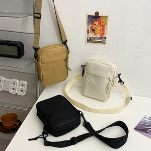Sac bandoulière homme Dimo, taille moyenne, noir, blanc, kaki, décontracté, pour le quotidien, collection Printemps 2025 - Product Image 4
