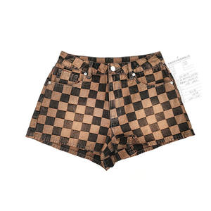 Pantalones cortos de mezclilla de moda para mujer Estilo retro Suave Ligero Transpirable Suelto Verano Diseño a cuadros Pantalones vaqueros cortos para mujer - Product Image 1