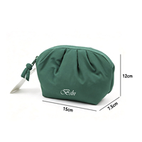 Petite trousse de maquillage en nylon avec logo personnalisé, pochette légère avec fermeture éclair, mini organisateur de cosmétiques pour femmes, pour les voyages et le quotidien