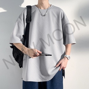 เสื้อยืดแขนสั้นทรงโอเวอร์ไซส์สไตล์เรโทรฮิปฮอปแฟชั่นสตรีทสำหรับผู้ชายฤดูร้อน ดีไซน์ทันสมัย ผ้าถักแบบเรียบ คอเสื้อหลวม - Product Image 3