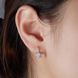 Orecchini a polsino in oro bianco con zirconi rotondi incastonati a griffe, gioielli classici da donna per matrimonio, orecchini in lega placcati rodio - Product Image 5