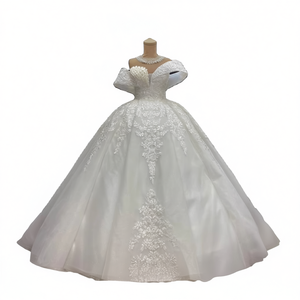 Vestido de Novia de Seda Hecho a Mano de Lujo - Traje Nupcial Personalizado con Encaje, Satén y Tul - Product Image 1