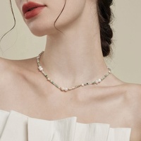 Nouveau collier ras du cou perlé en alliage de cuivre avec cristaux colorés et perles d'imitation pour femme