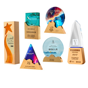 Trophée en cristal étoile à cinq branches Fengdi avec base en bois massif, gravure personnalisée, récompense pour employés, souvenir, cadeau d'affaires - Product Image 4
