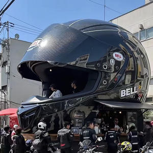 ประติมากรรมหมวกกันน็อคเรซิ่นสร้างสรรค์ รูปทรงสี่เหลี่ยมจัตุรัส ขนาดใหญ่ เคลื่อนย้ายได้ สำหรับตกแต่งภายนอกอาคาร ผลิตตามสั่ง เป็นมิตรกับสิ่งแวดล้อม - Product Image 2