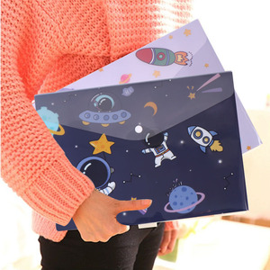 Foska – Lot de 12 dossiers en plastique, 4 couleurs, motif astronaute, pochettes pour documents, pour l'école, la maison, le travail, l'organisation au bureau - Product Image 6