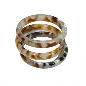 Bracelets rigides vintage en résine acrylique écaille de tortue, design premium, motif unique, bijoux de mariage unisexes et tendance - Product Image 1