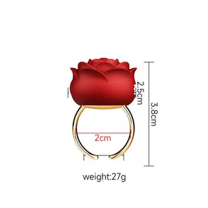 Vibratore Clitorideo a Forma di Rosa Rossa, Anello da Dito Mini, Massaggiatore per Clitoride e Capezzoli, Ricaricabile USB, Impermeabile, 10 Velocità, Effetto Realistico - Product Image 4