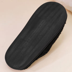 Chaussons de créateur pour femme avec semelle TPR premium, nouveau design, doublure en peluche, style moelleux, pour l'hiver et Halloween - Product Image 6