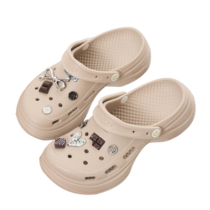 Zoccoli di Lusso Firmati con Plateau, <span class=keywords><strong>Scarpe</strong></span> da <span class=keywords><strong>Donna</strong></span> in EVA con Strass Metallici, Ciabatte con Fori, <span class=keywords><strong>Scarpe</strong></span> da Giardino per Bambini con Strass - Product Image 1