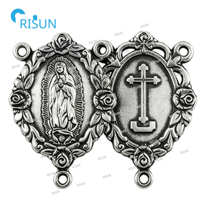 Collier pendentif médaillon religieux catholique Vierge <span class=keywords><strong>Marie</strong></span> Notre-Dame de Guadalupe avec centre de chapelet, médaille sainte de Guadalupe personnalisée - Product Image 4