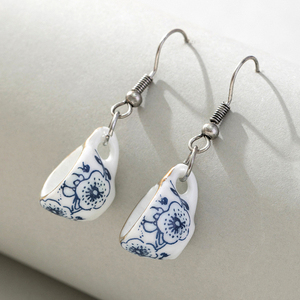 SC Jewelry Vintage Creative Céramique Crochets D'<span class=keywords><strong>oreille</strong></span> Déclaration Conception Peint À La Main Céladon Porcelaine Tasses À Thé Boucles D'oreilles Cadeaux pour Femmes - Product Image 1