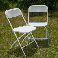 Vente en gros de chaises pliantes blanches Americana d'une capacité de 800 lbs Conception populaire en plastique métallique empilable pour les événements de fête en plein air d'hôtel