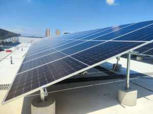 Panneau solaire monocristallin PERC MBB à demi-cellule JA Solar Deep Blue 3.0 Series 370-395W à haut rendement - Product Image 4