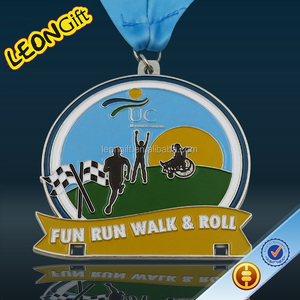 Los fabricantes proporcionan medallas deportivas artesanales de Metal personalizadas con cinta para clubes deportivos Marathon <span class=keywords><strong>Race</strong></span> Finisher 5K Running Award - Product Image 1