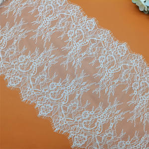 E1463 Tela Jacquard <span class=keywords><strong>de</strong></span> Encaje <span class=keywords><strong>de</strong></span> Pestañas, Adorno <span class=keywords><strong>de</strong></span> Encaje <span class=keywords><strong>de</strong></span> Flores Blancas y Negras Suaves, 3 Metros <span class=keywords><strong>de</strong></span> Largo, Ropa Elegante y Usada, Vestidos - Product Image 3