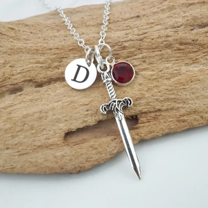 Espada personalizada <span class=keywords><strong>Caballero</strong></span> espada encanto Collar personalizado inicial y piedra natal antigua plata daga collar al por mayor - Product Image 3
