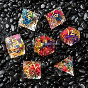 Jeu de 7 dés de fleurs DND faits à la main en résine à double cœur pour donjons et dragons Jeux de table - Product Image 3