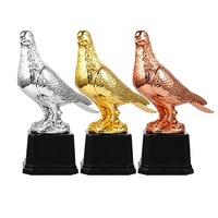 Accessoires de trophée en résine, pièces de trophée à thème créatif, grand trophée colombe avec logo personnalisé pour pigeons voyageurs
