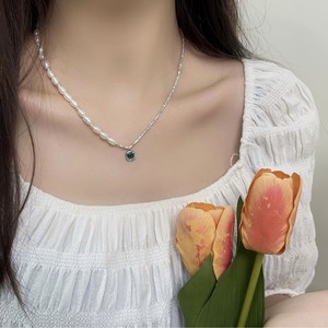 Collier en argent sterling S925 Yinruitai avec émeraude et perle d'eau douce de qualité AAA, bijou élégant pour la clavicule, à porter au quotidien - Product Image 1