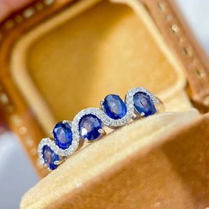 เครื่องประดับแฟนตาซี ซินฟลาย แหวนทองคำแท้ 18K ประดับไพลิน 1.2 กะรัต และเพชรธรรมชาติ 0.09 กะรัต สำหรับผู้หญิง - Product Image 3