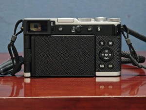 Nouvel appareil photo reflex numérique Panasonic Lumix DMC-L10 2026 avec objectif 24-75 mm, 20,4 MP - Product Image 3