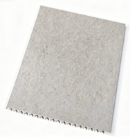 Panneau de plafond en PVC ignifuge traditionnel de haute qualité avec grille de plafond pour école, cuisine, salon, hôtel, hôpital, sous-sol