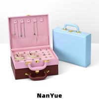 Boîte à bijoux multifonctionnelle en cuir PU, grande capacité, pour colliers, bagues, boucles d'oreilles, bracelets, avec logo personnalisé