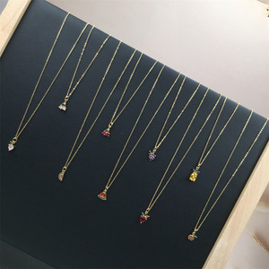 Collana con ciondolo a forma di frutta con banana e zirconi Micro-intarsiati per bambini - Product Image 4