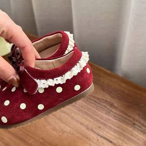 Chaussures de princesse à semelle souple à pois pour filles, chaussures de marche pour bébés filles, à porter au printemps - Product Image 4