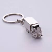 Porte-clés en alliage de zinc avec logo personnalisé, en forme de mini semi-remorque, gravé au laser argenté, pour cadeau promotionnel logistique